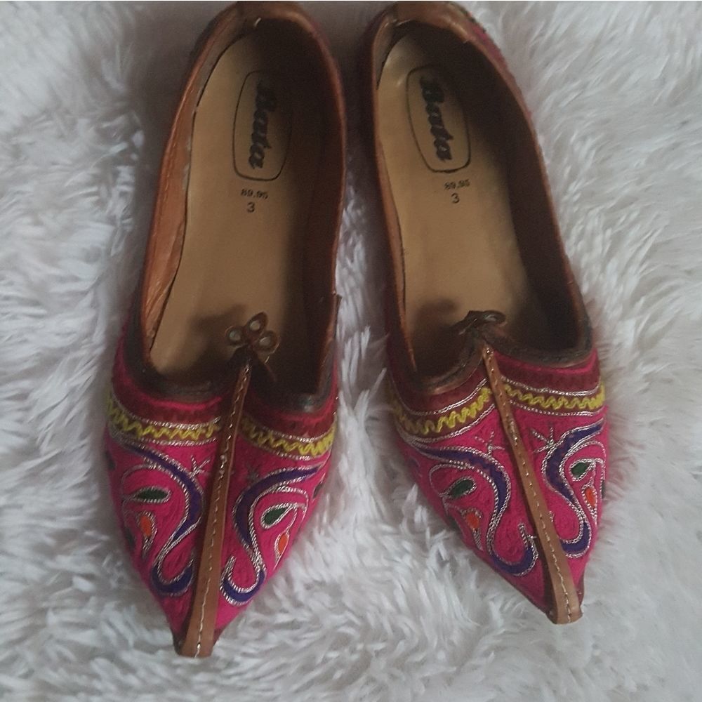 ‎Bata Flats Shoes Slip On colorful pointy toe Women’s